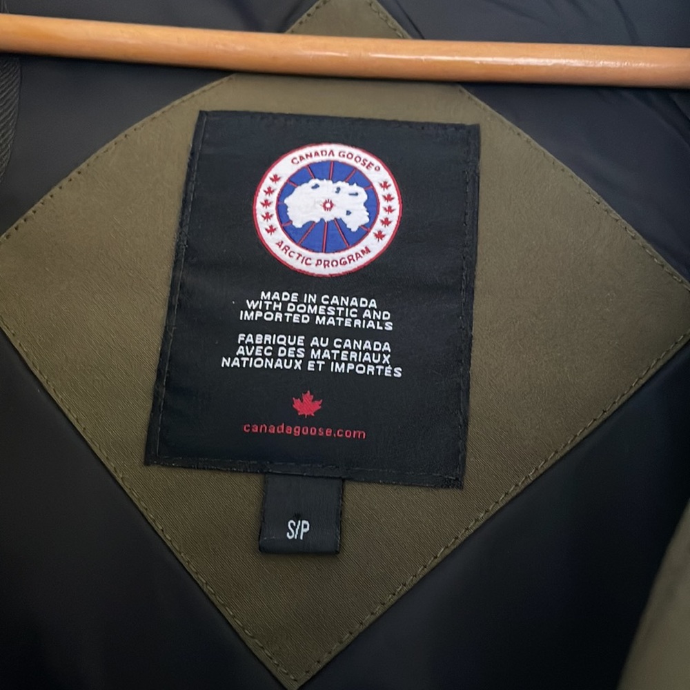 Canada Goose - Picture 12 of 17